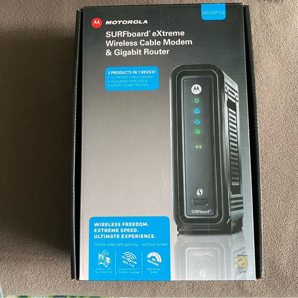 Motorola SURFboard eXtreme Modem and Router - Black